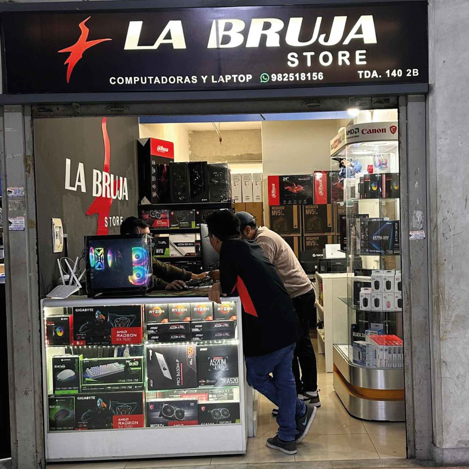 LA BRUJA STORE